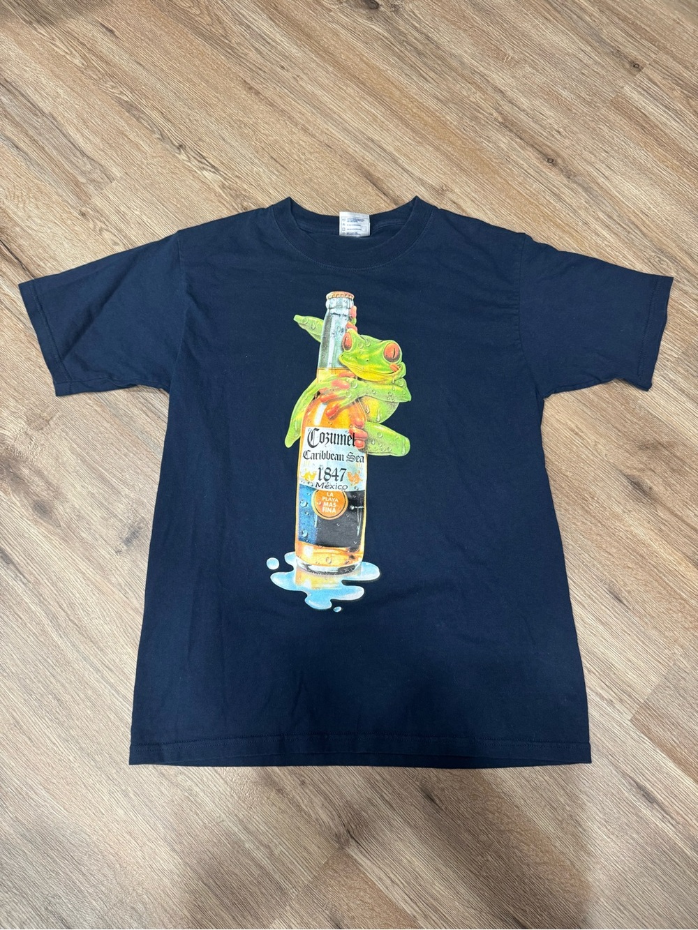 Vintage 2000 Cozumel Beer with Tree Frog T-shirt